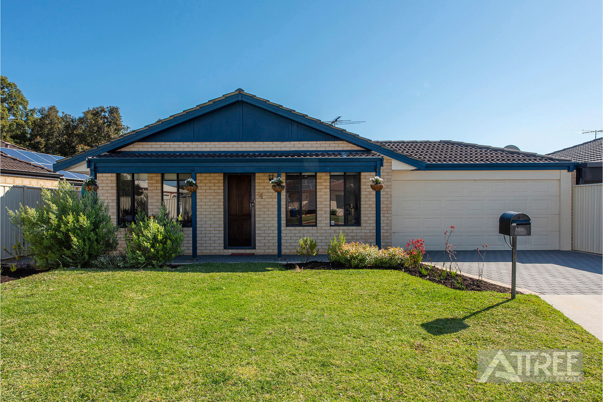 4 Brolga Grove, Seville Grove WA 6112