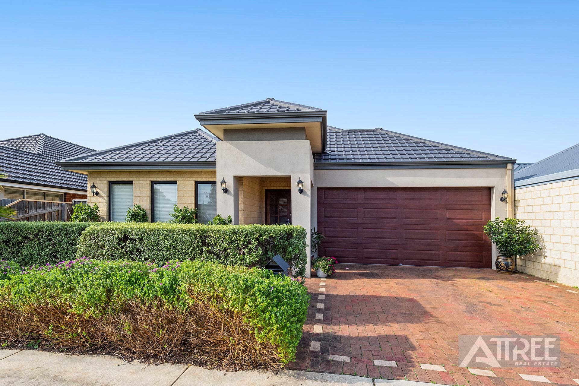 Listing image for 11 Churchill Green, Canning Vale  WA  6155
