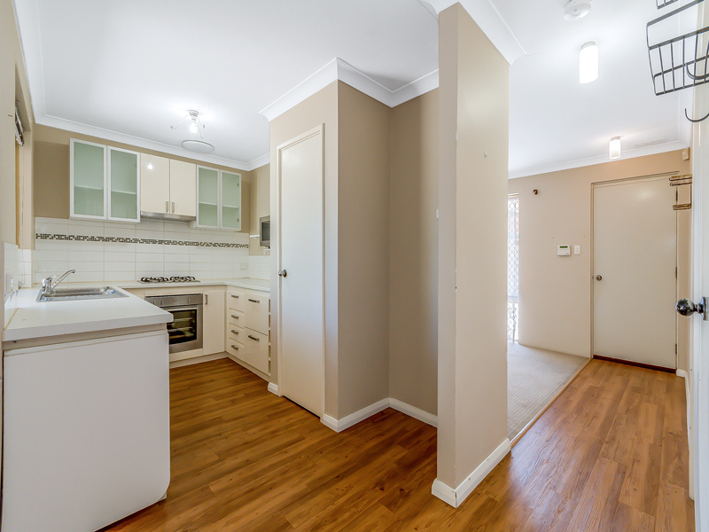 4/33 Chesterton Road, Bassendean WA 6054