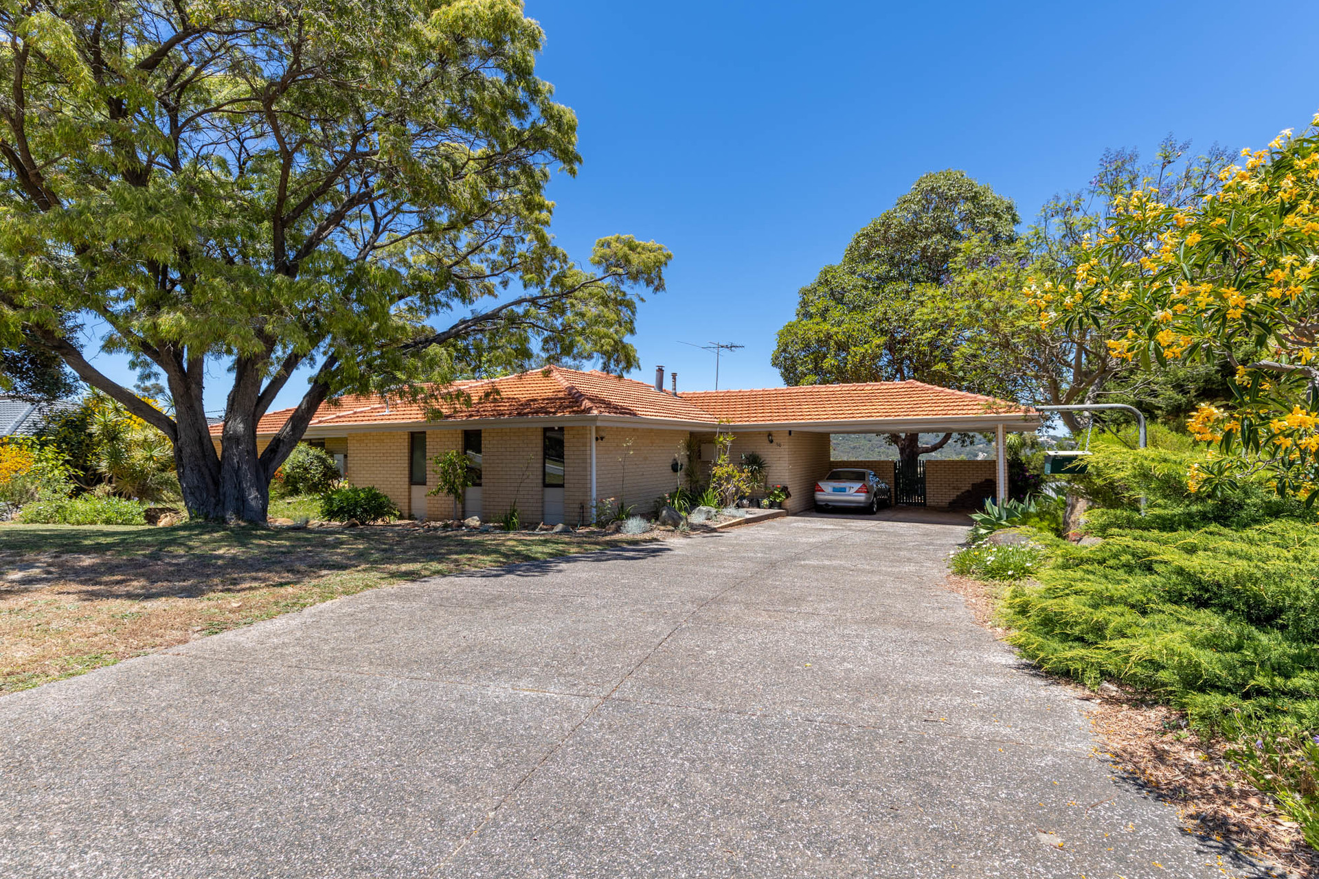 Listing image for 50 Blackwood Drive, Mount Nasura  WA  6112