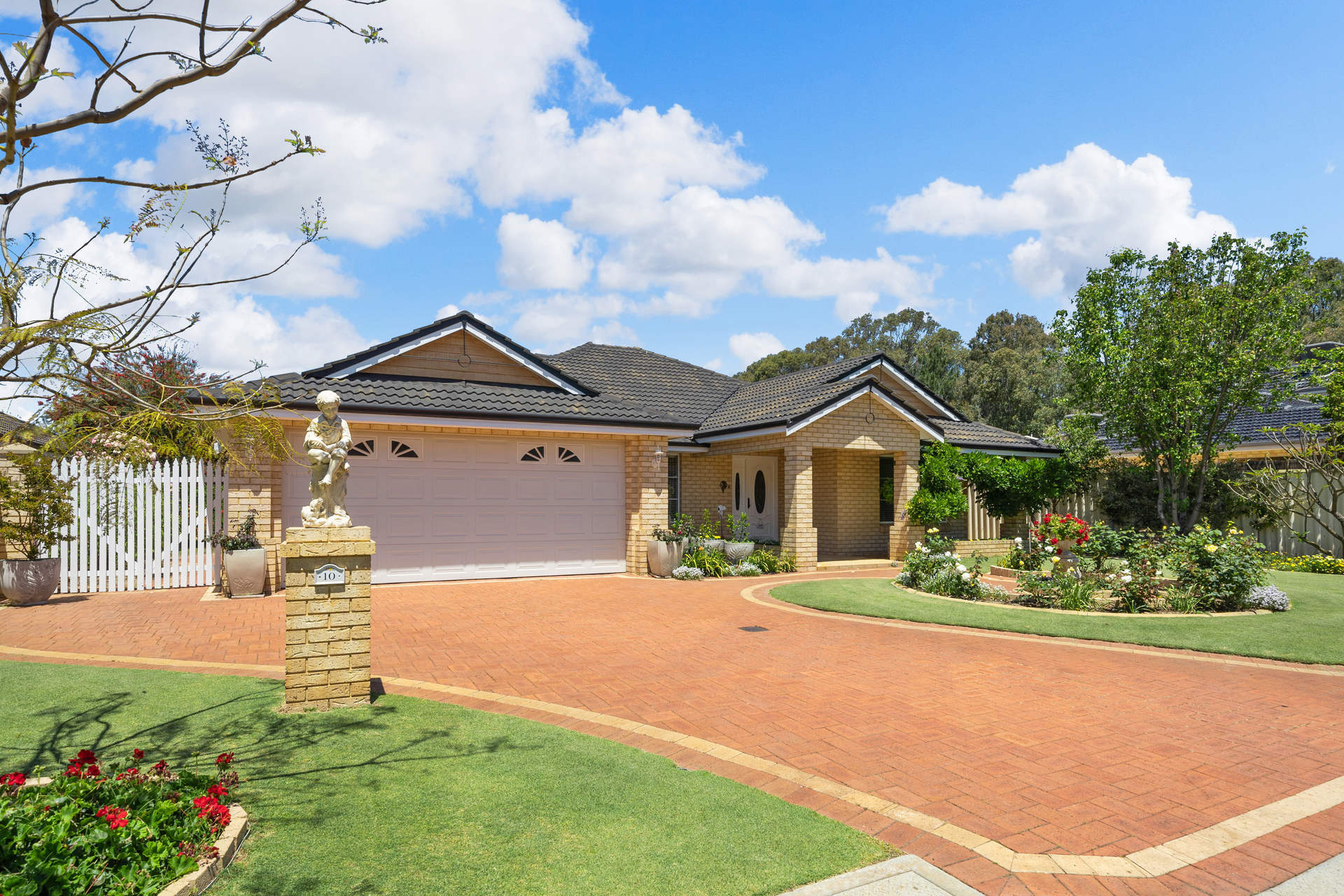 10 Luton Court, Canning Vale WA 6155