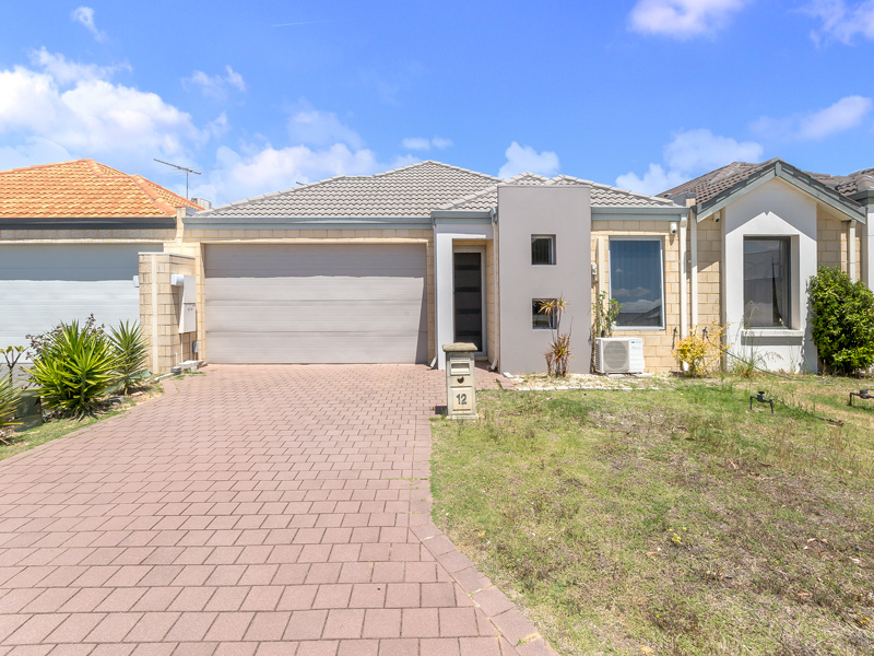 12 Churchill Green, Canning Vale WA 6155