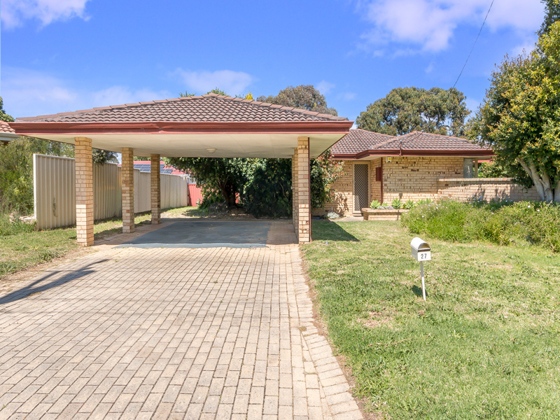 27 Henderson Drive, Seville Grove WA 6112