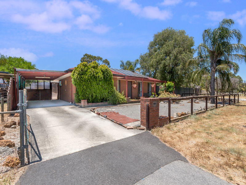 90 Grovelands Drive, Camillo WA 6111