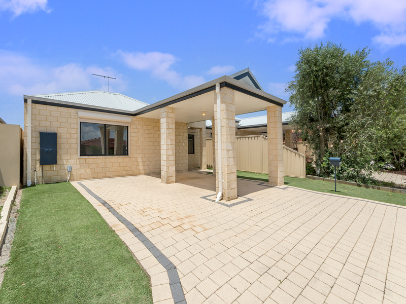 8A Hazlett Way, Canning Vale WA 6155