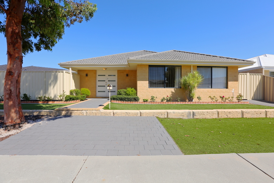 2 Parnell Way, Canning Vale WA 6155