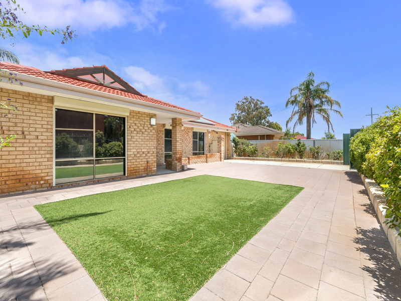 24 Southern River Road, Gosnells WA 6110