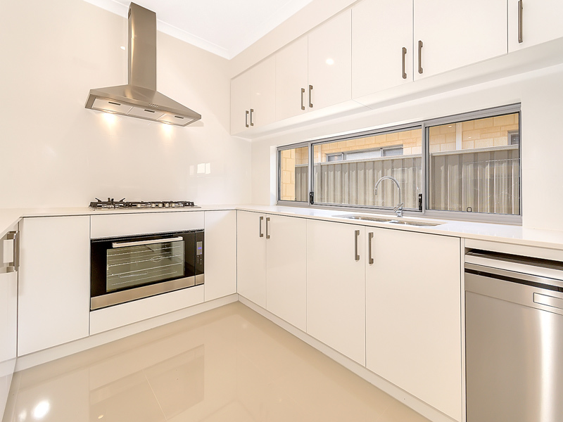 Listing image for 10 Greywacke Entrance, Piara Waters  WA  6112