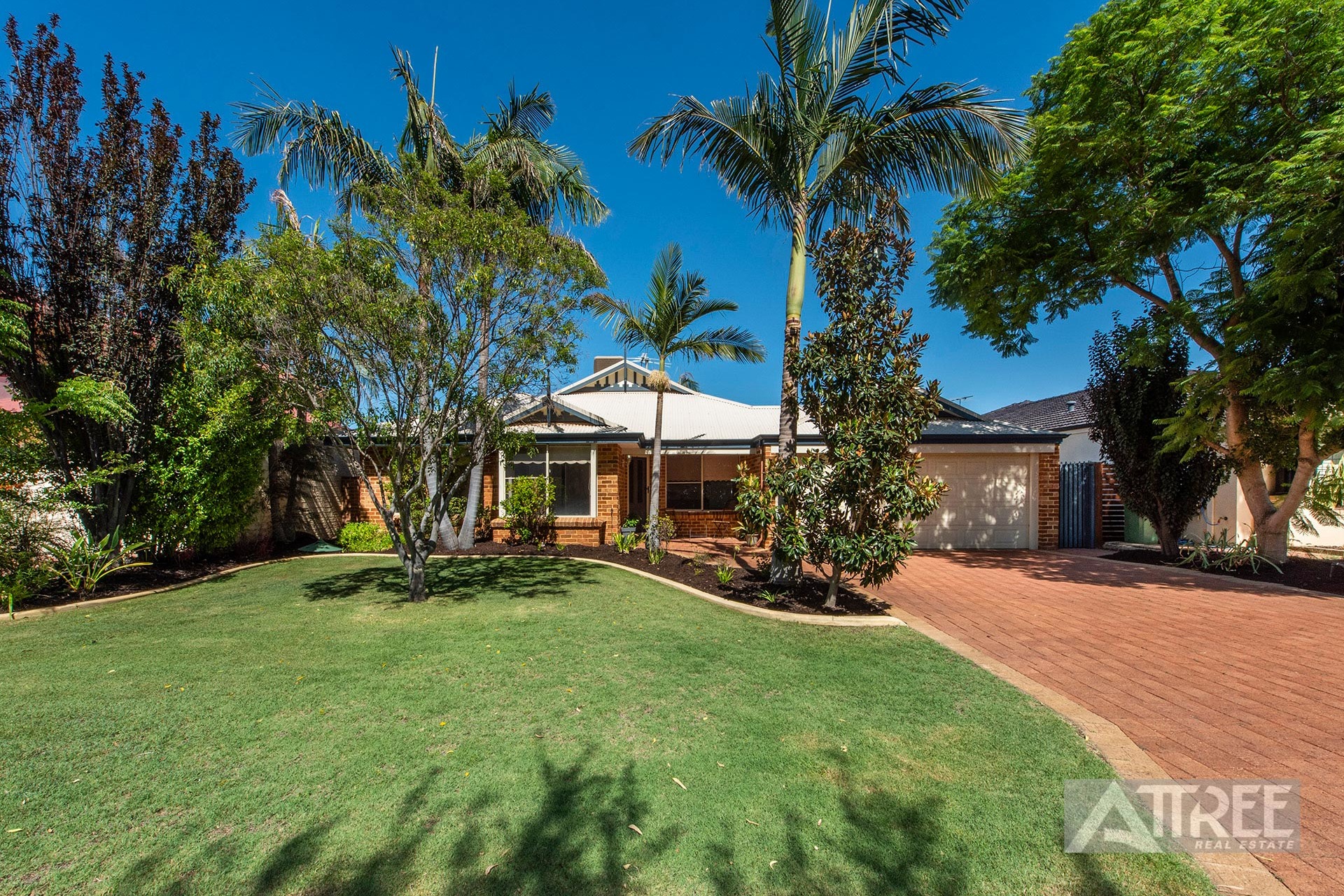 13 St Michaels Green, Canning Vale WA 6155