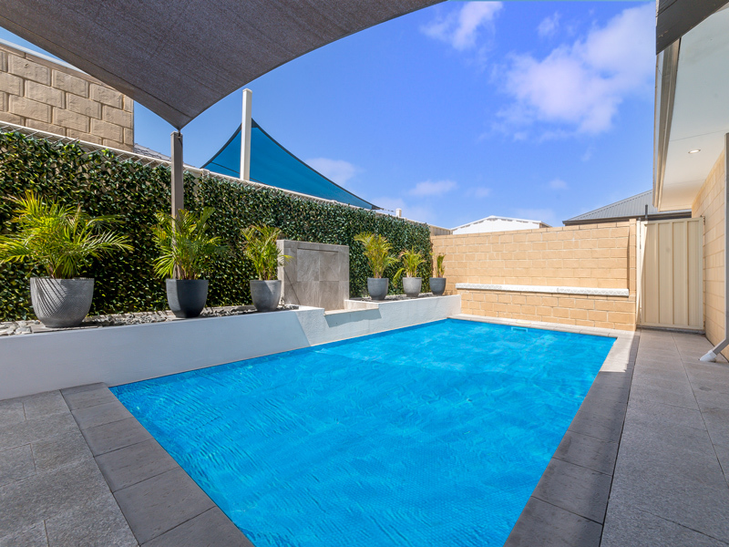 15 Marseille Gardens, Piara Waters WA 6112