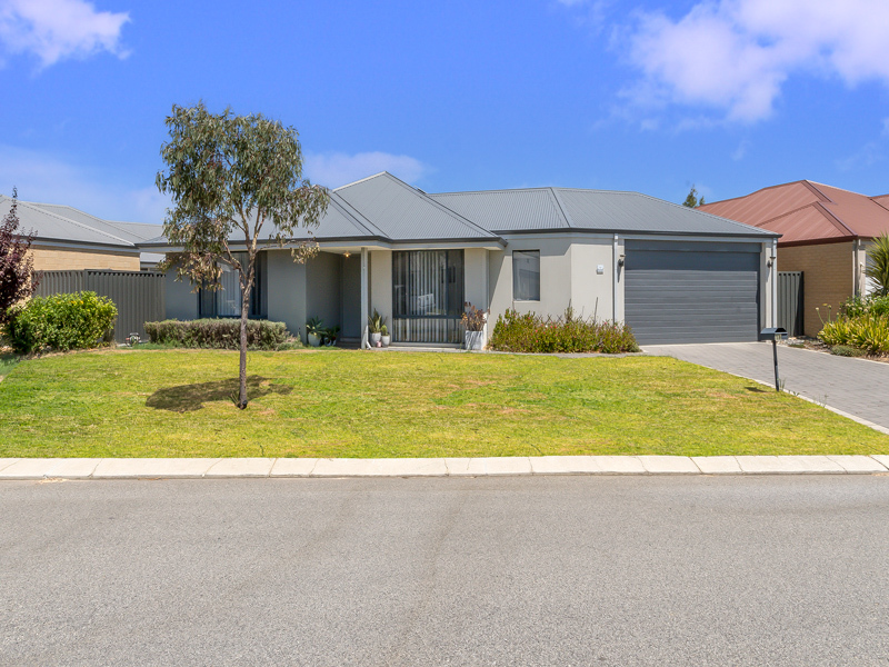 16 Mandalup Road, Haynes WA 6112