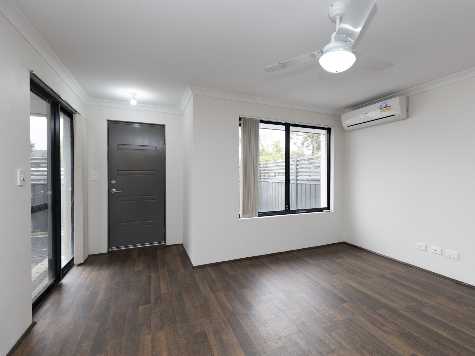 1A Railway Avenue, Kelmscott WA 6111