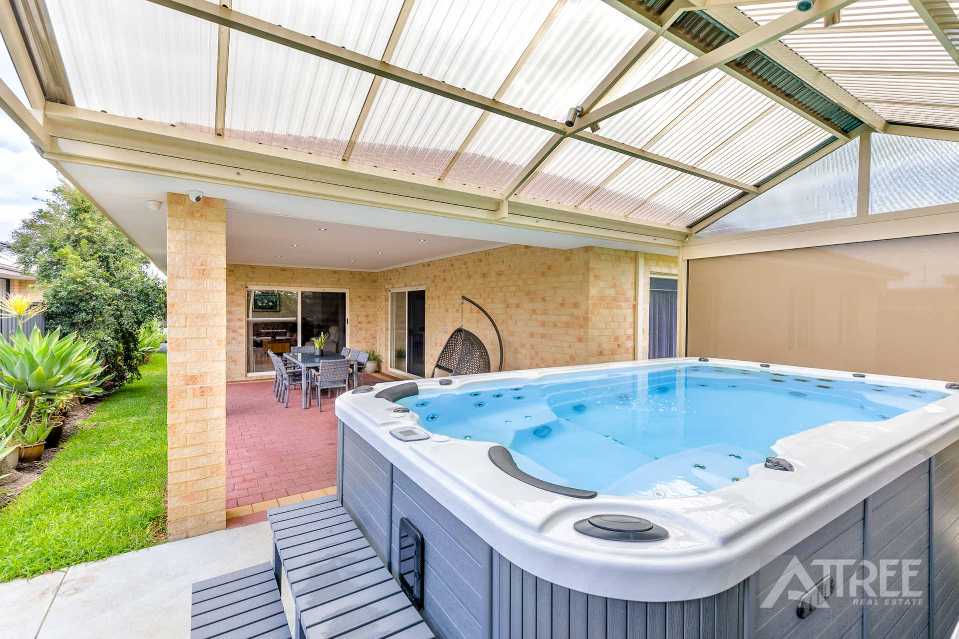 Listing image for 10 Whitehorse Drive, Harrisdale  WA  6112