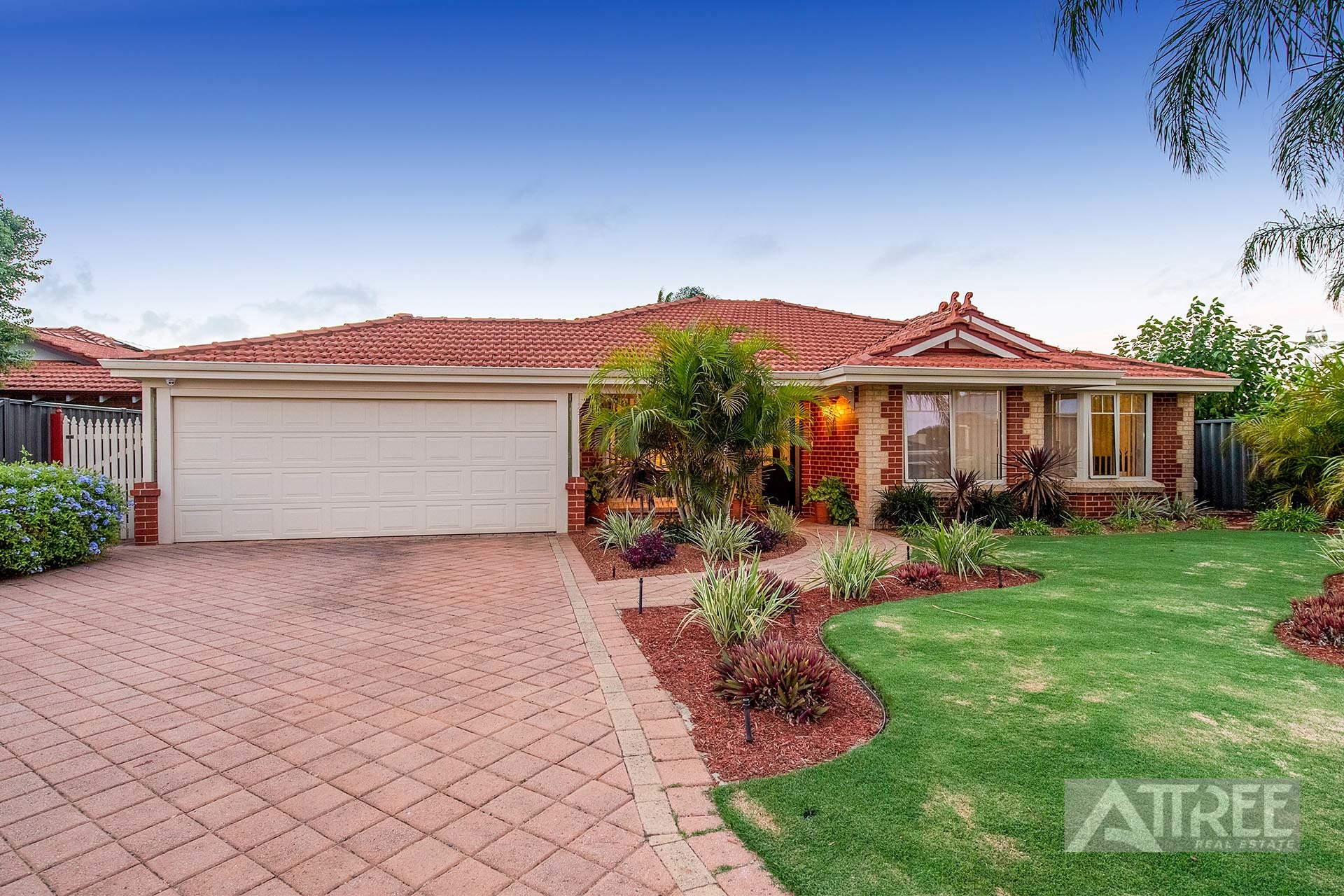 13 Valleyview Trail, Canning Vale WA 6155