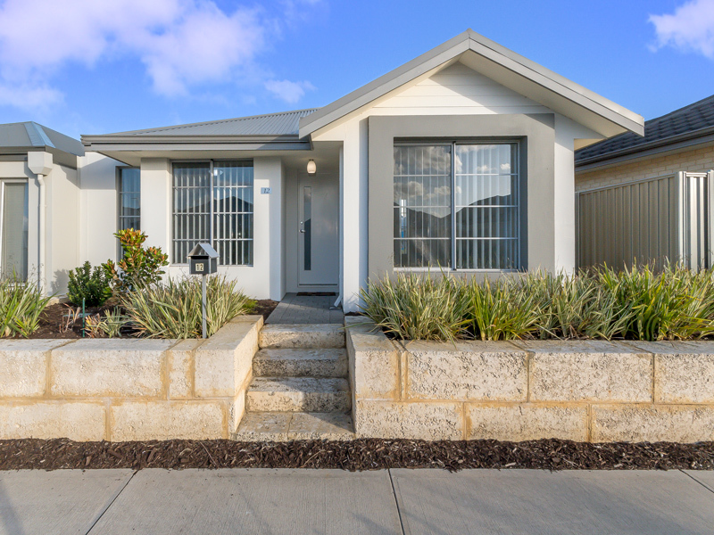 12 Wolfson Way, Piara Waters WA 6112