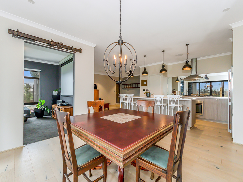 37 Minnie Grove, Hilbert WA 6112