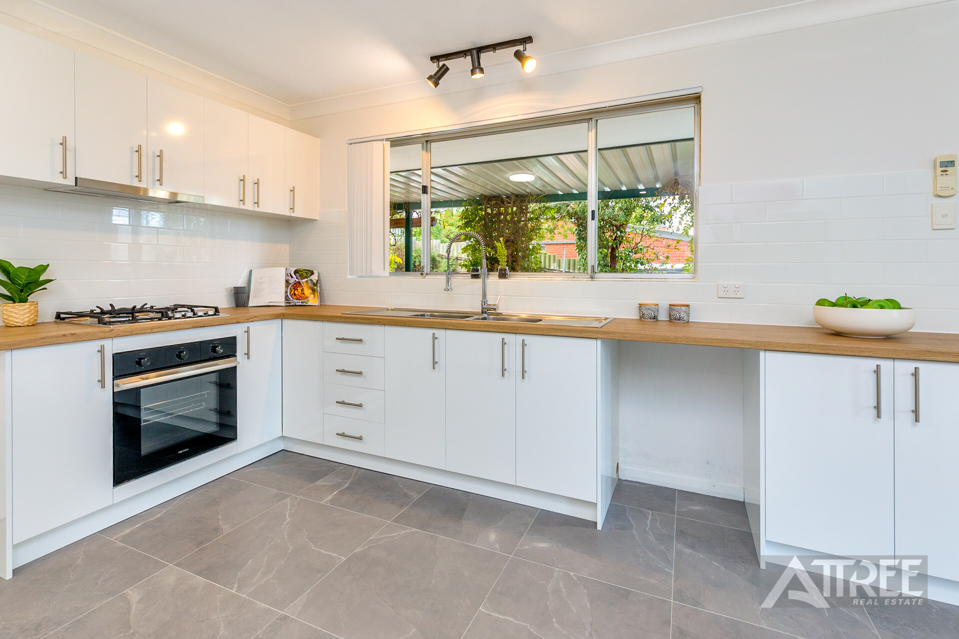 15 Coolabah Drive, Mount Nasura WA 6112