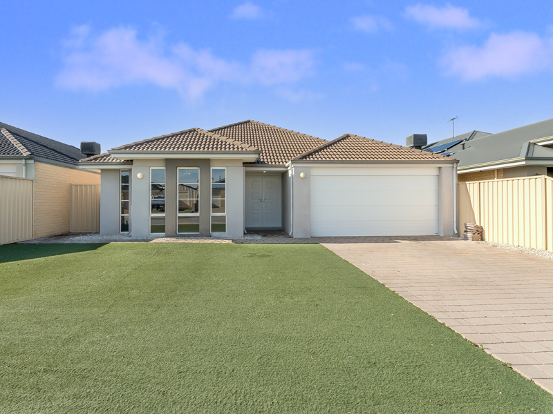 52 Dumbarton Road, Canning Vale WA 6155