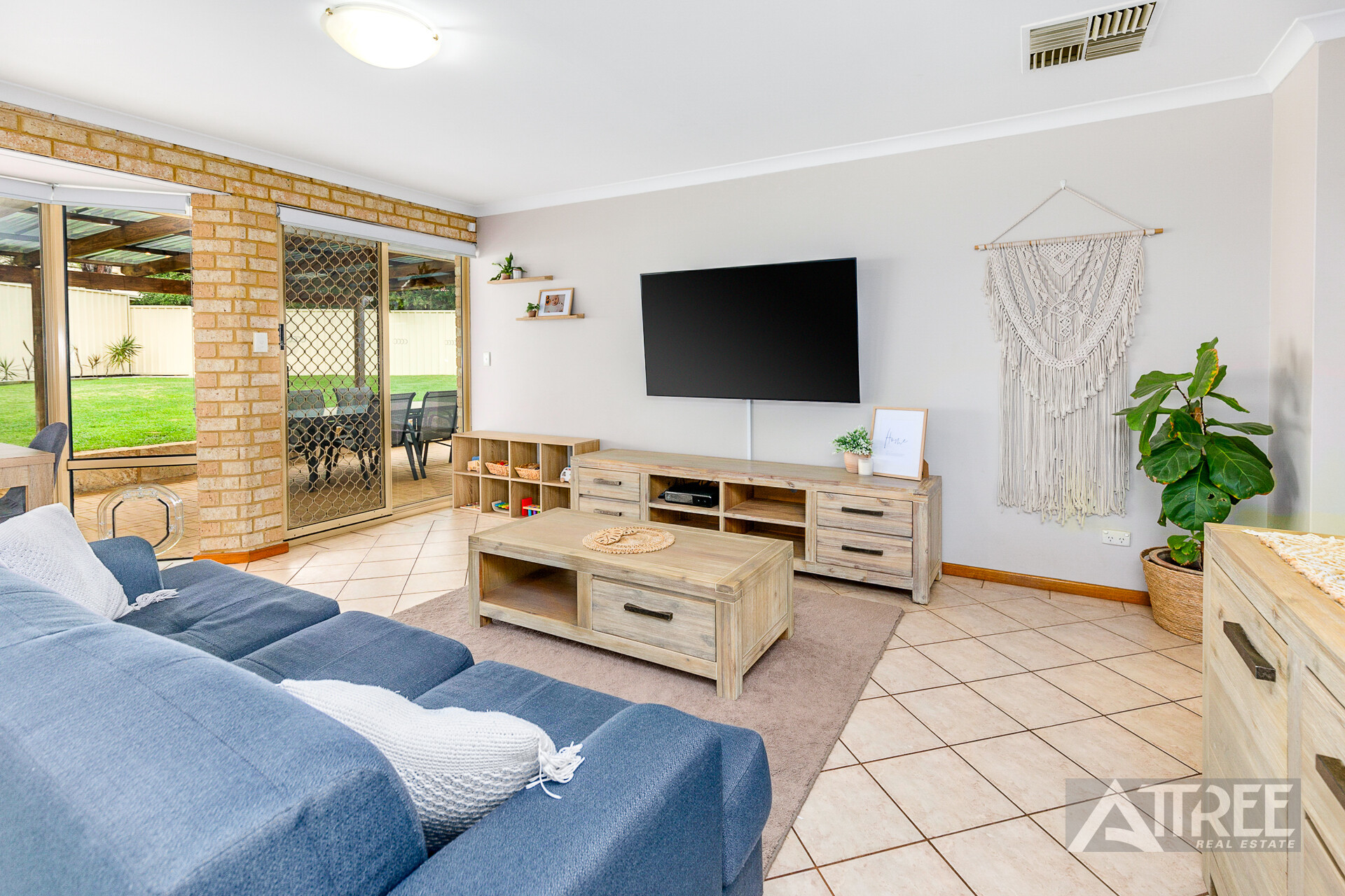 Listing image for 15B Embassy Court, Thornlie  WA  6108