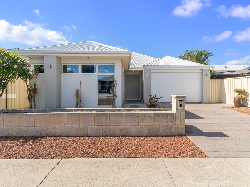 32 Bayonne Corner, Piara Waters WA 6112