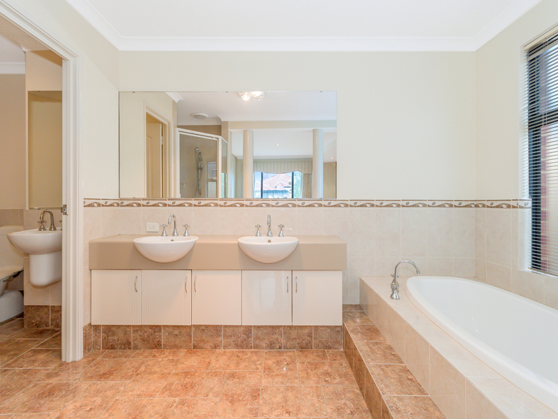 5 Tarn Drive, Canning Vale WA 6155