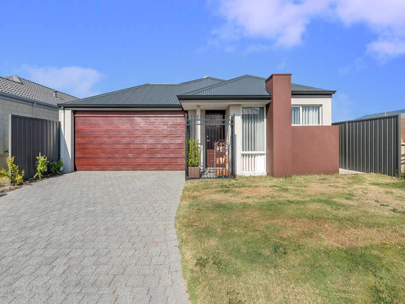 16 Churchill Chase, Hilbert WA 6112