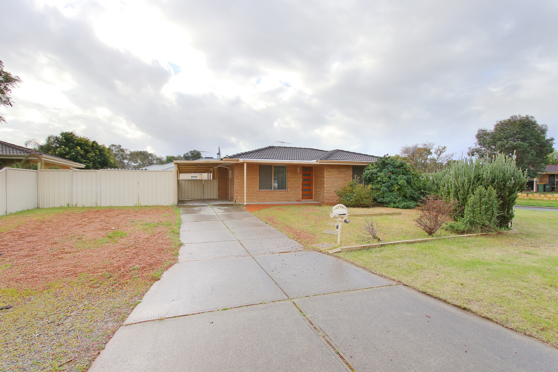 1 Kangaroo Close, Brookdale WA 6112