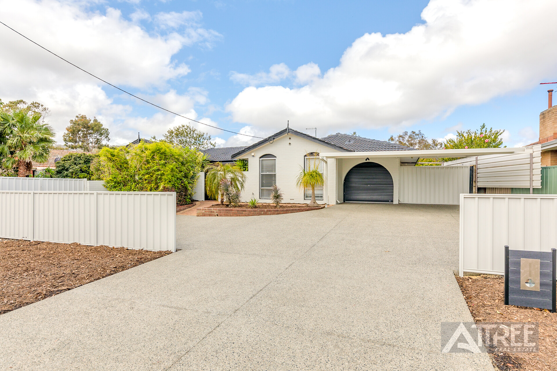 17 Mountain View, Kelmscott WA 6111