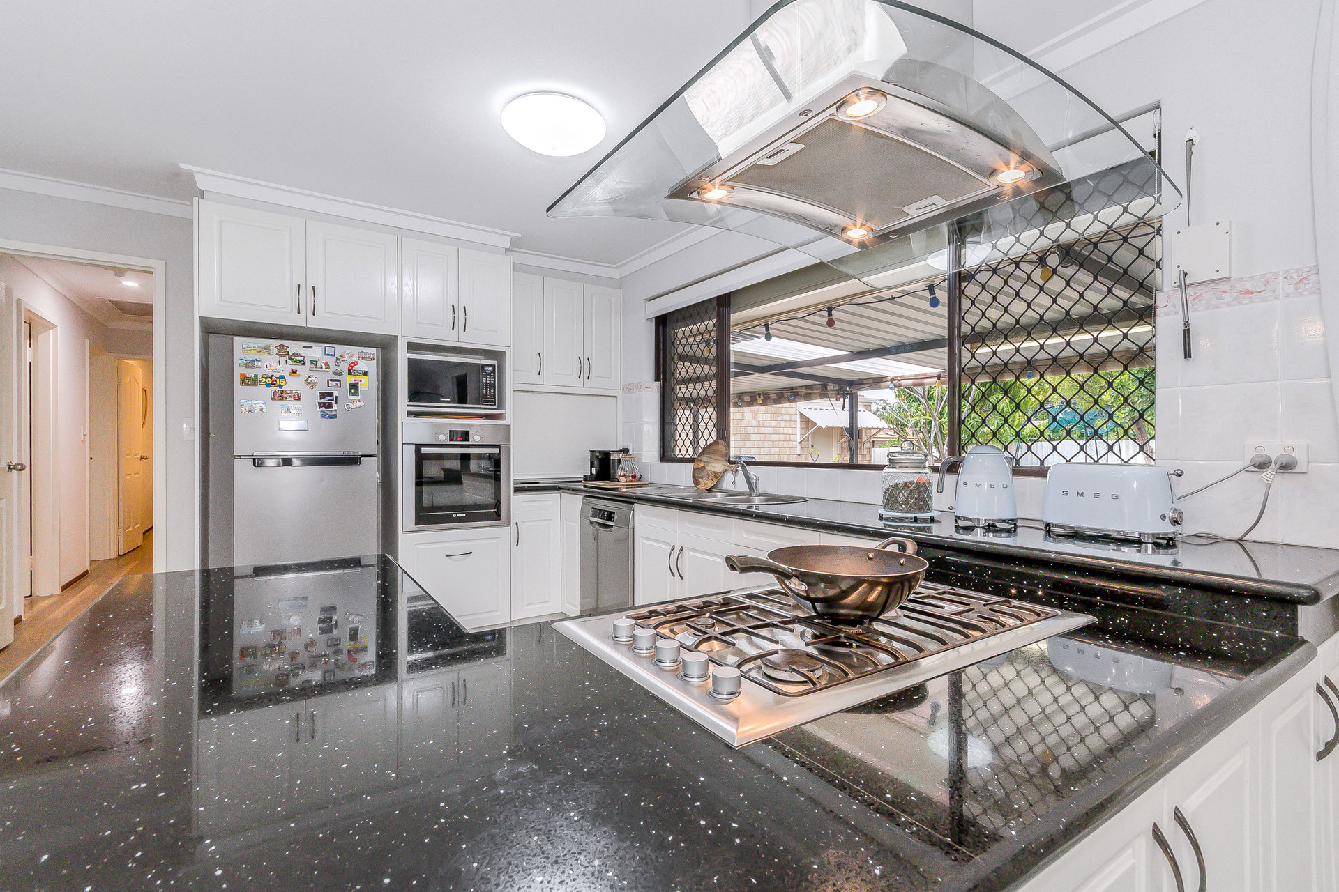 6 Cudal Place, Armadale WA 6112