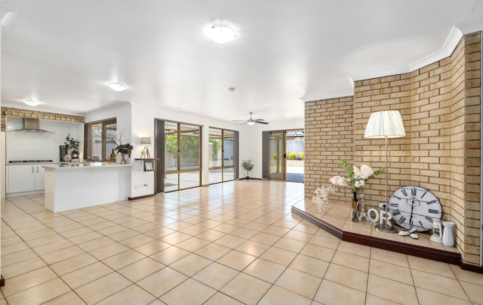 33 Gracechurch Crescent, Leeming WA 6149