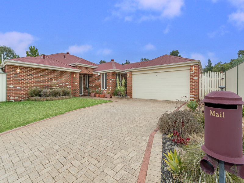 4 Purdy Court, Seville Grove WA 6112