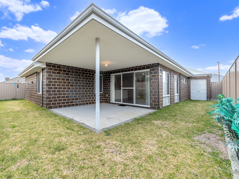 Listing image for 11 Elkington Pass, Huntingdale  WA  6110