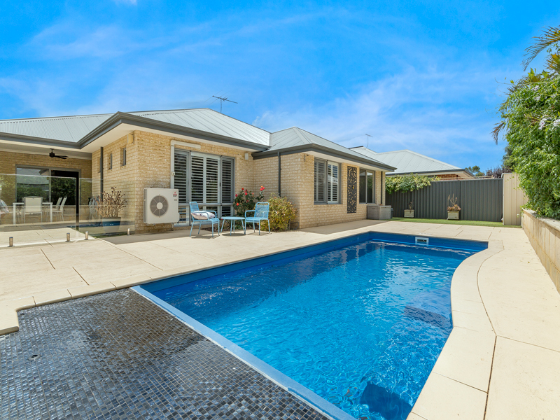 10 Kaliman Bend, Harrisdale WA 6112