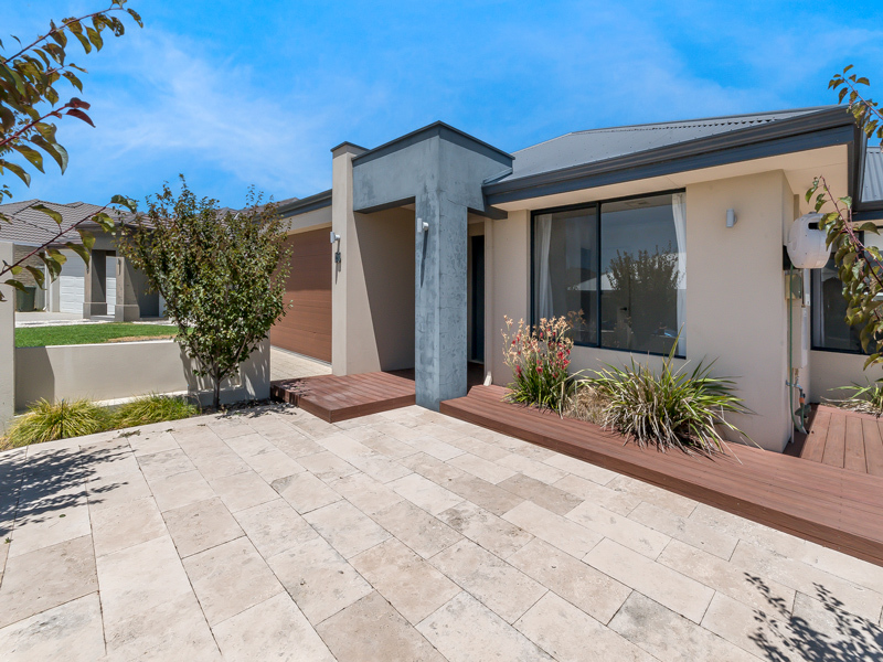 Listing image for 20 Holywell Street, Piara Waters  WA  6112
