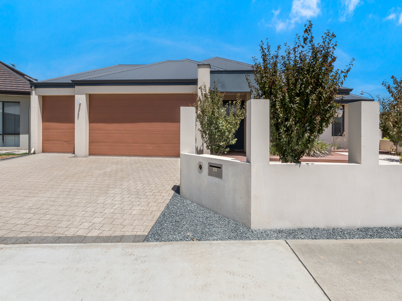 20 Holywell Street, Piara Waters WA 6112