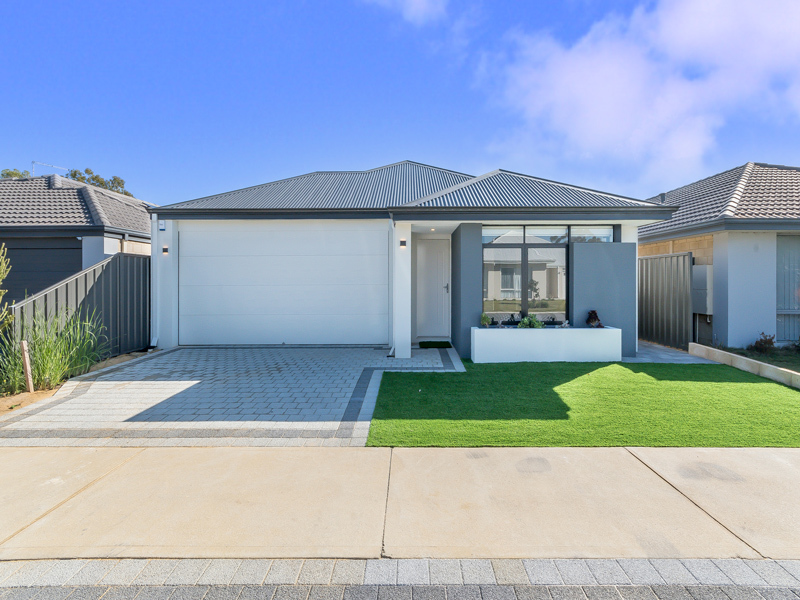 8 Robson Avenue, Hilbert WA 6112