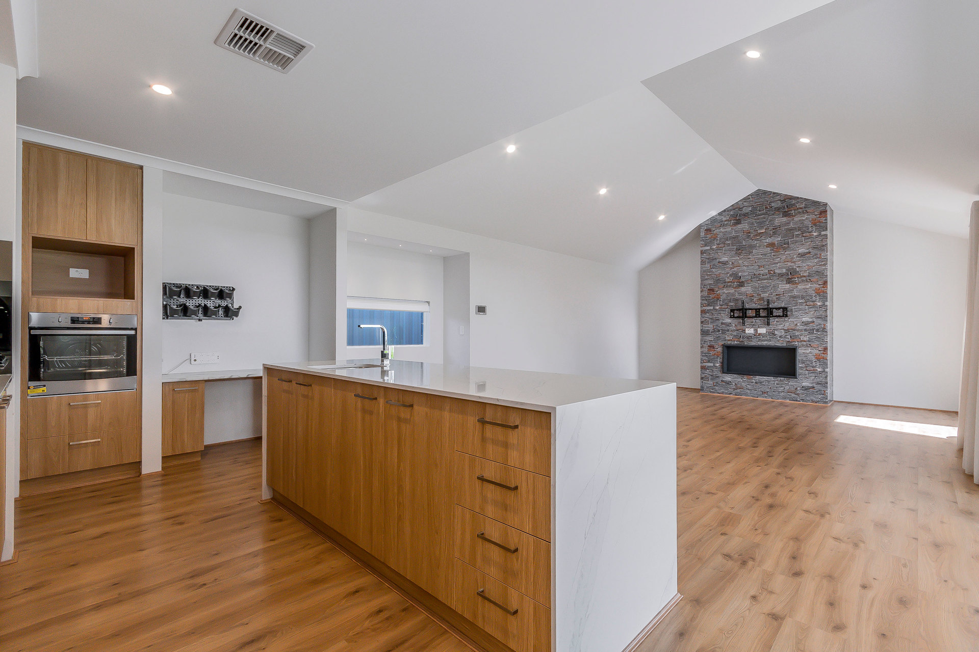 18 Verona Road, Piara Waters WA 6112