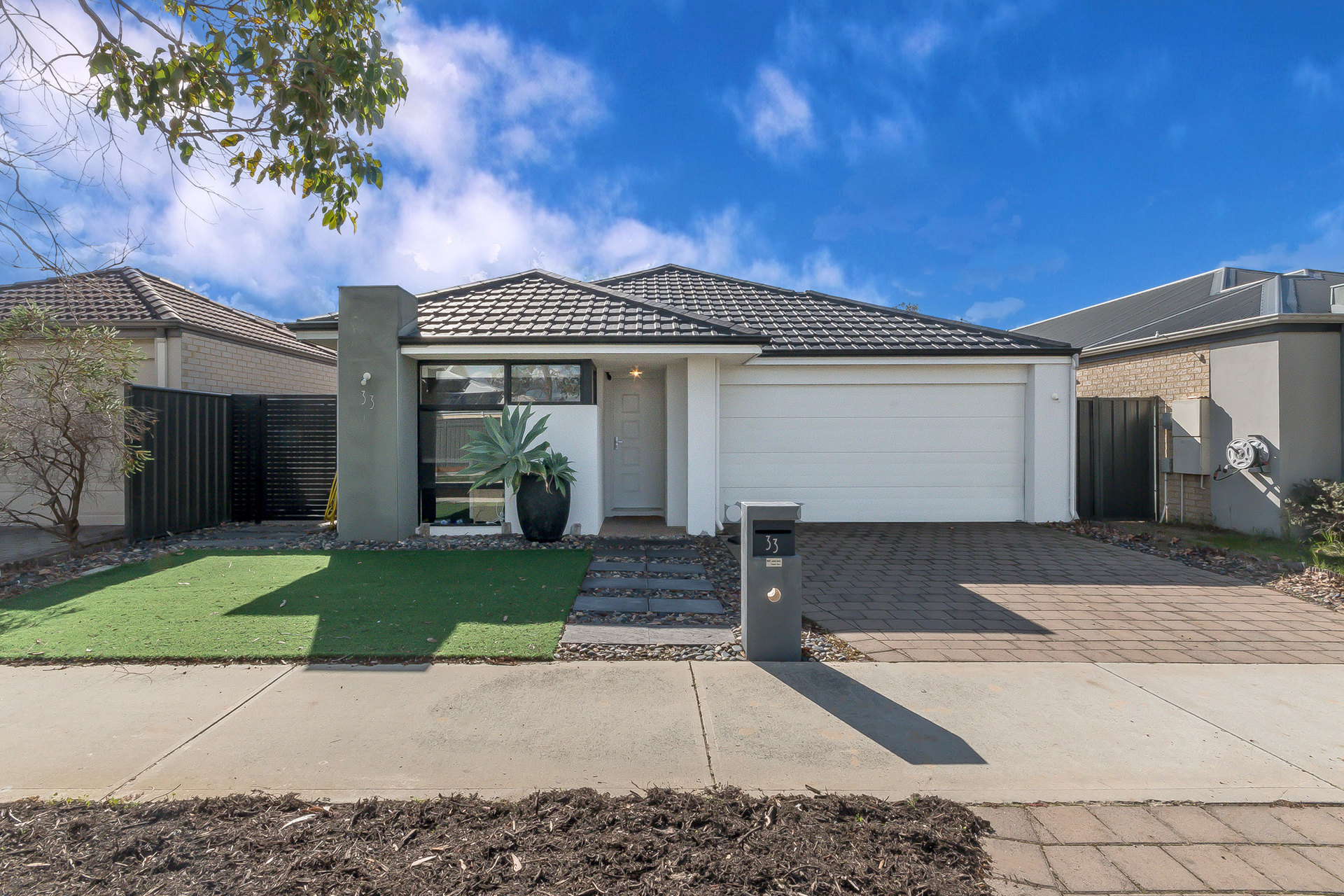33 Bellas Circuit, Piara Waters WA 6112