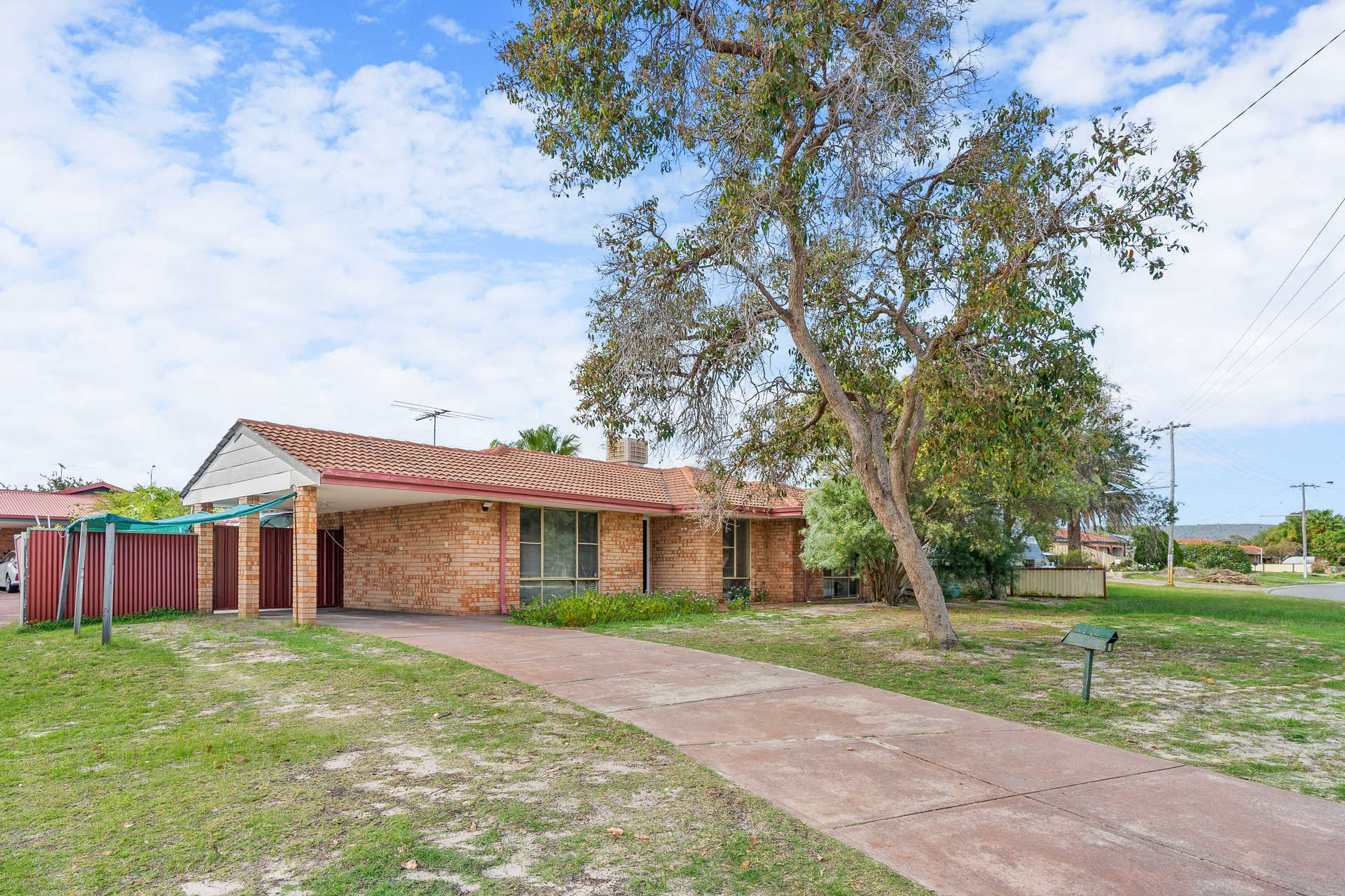 Listing image for 1 Carey Place, Gosnells  WA  6110