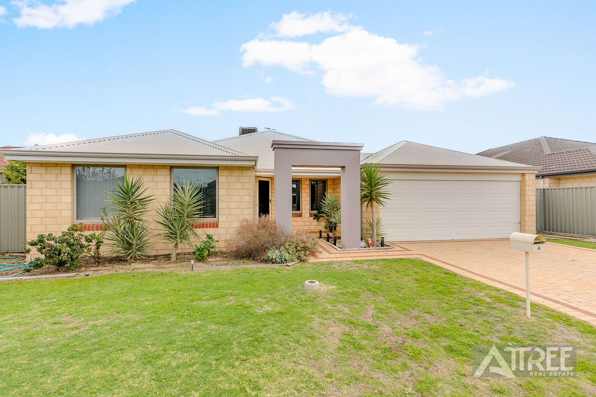 4 Burbidge Link, Piara Waters WA 6112