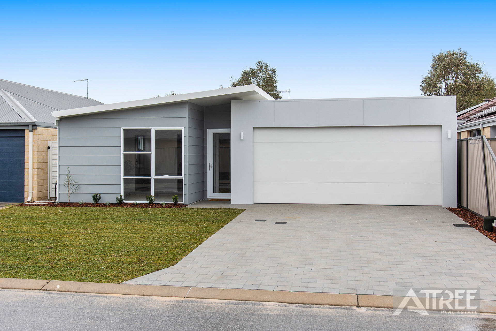 35 St Tropez Gardens, Piara Waters WA 6112