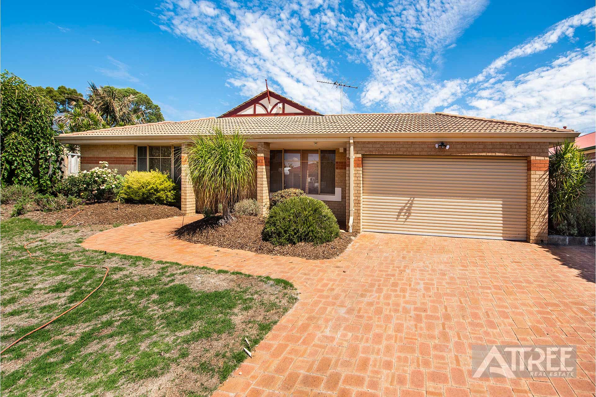 10 Kinnerton Gardens, Canning Vale WA 6155