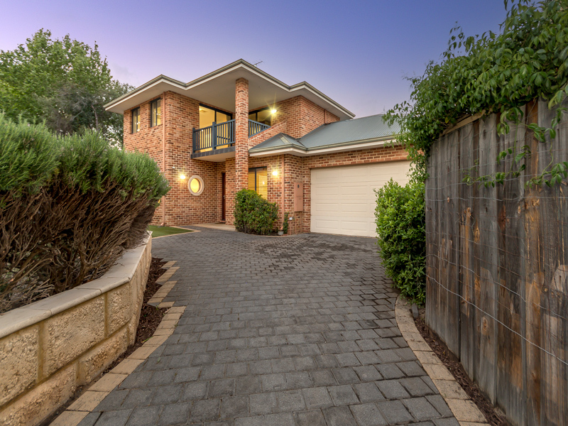 15 Caladenia Parade, Mount Claremont WA 6010