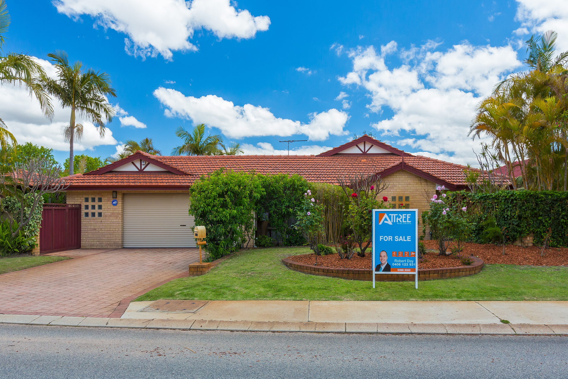 Listing image for 4 Kingia Way, Canning Vale  WA  6155