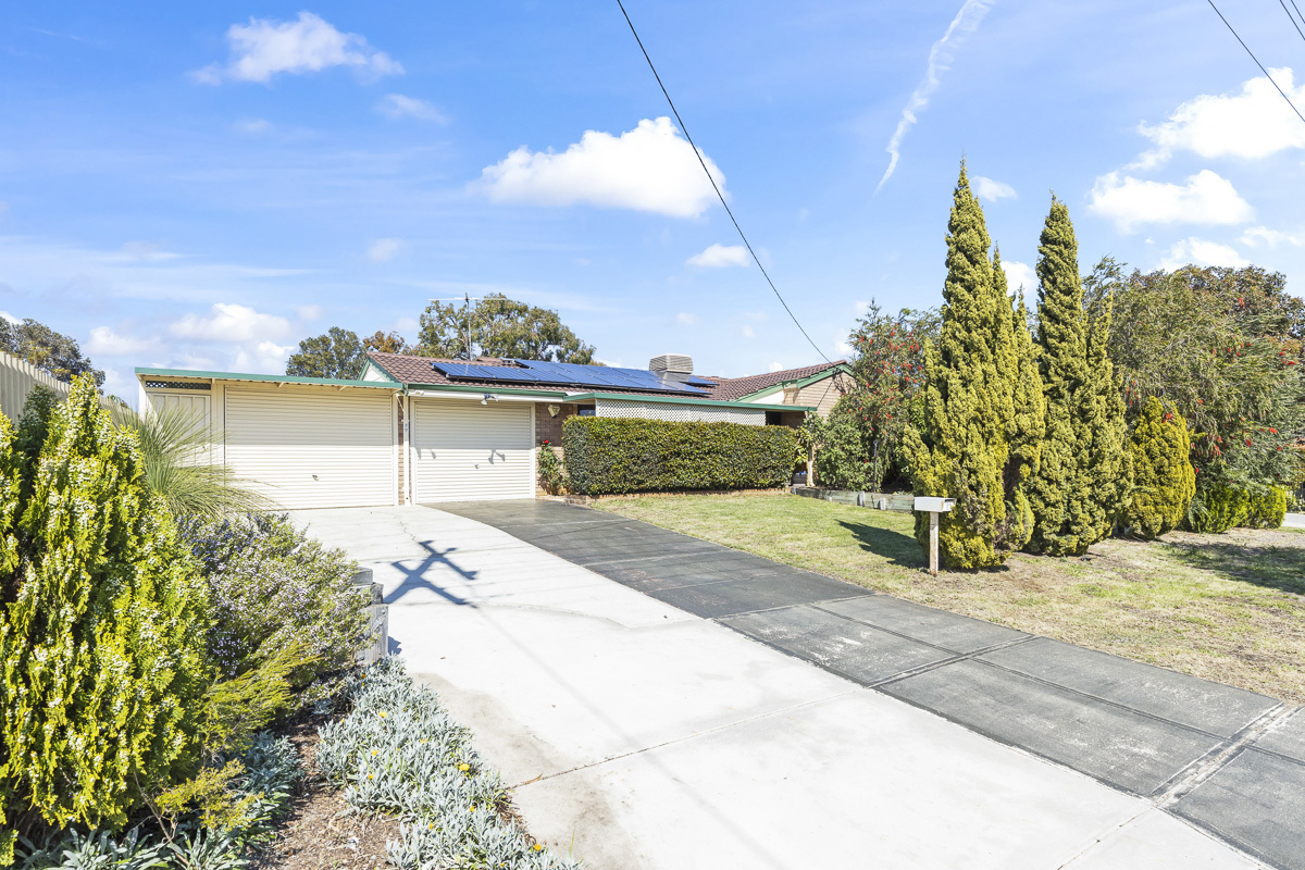 67 Ashburton Drive, Gosnells WA 6110