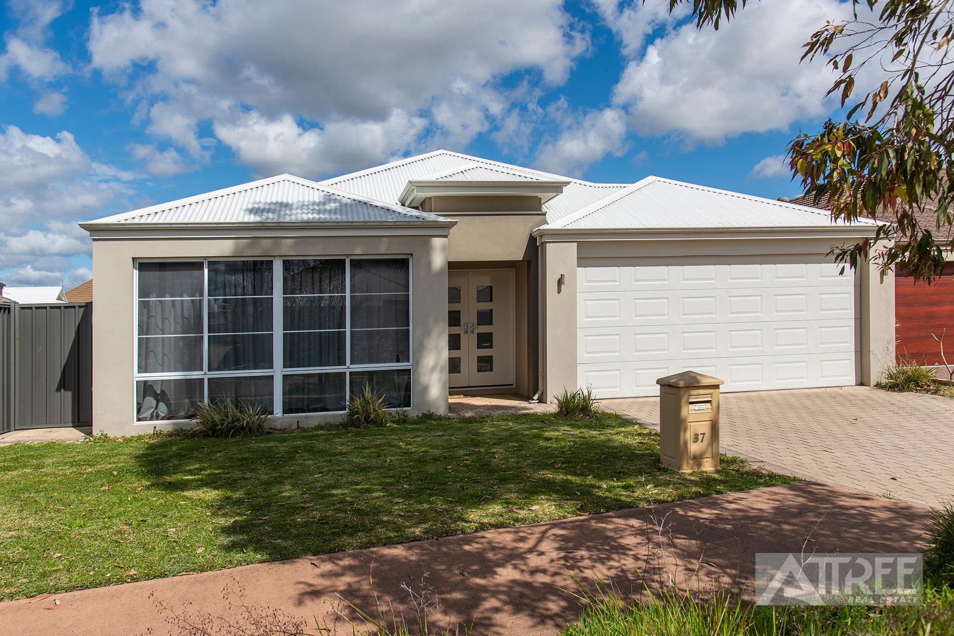 37 Benalla Drive, Harrisdale WA 6112