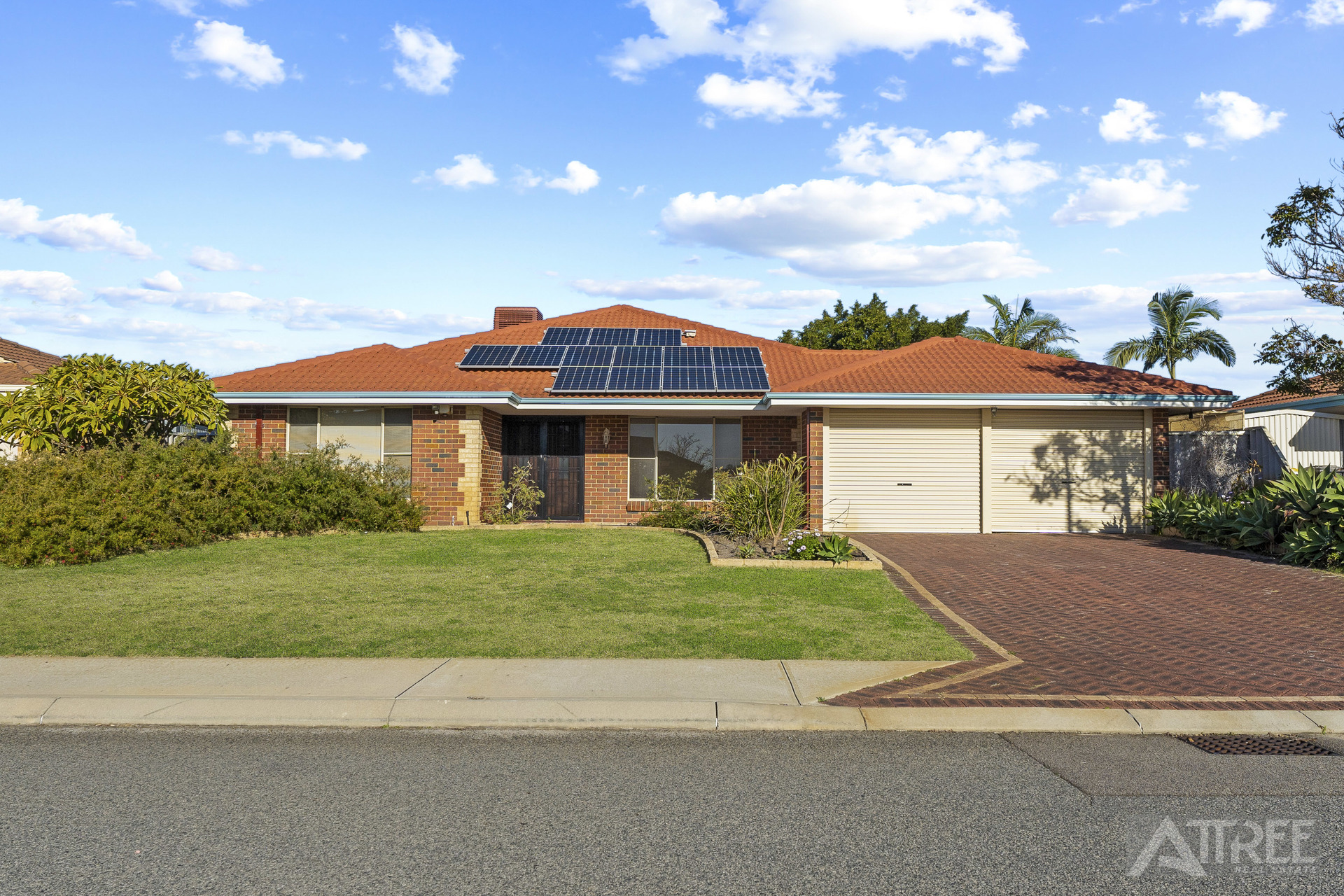 Listing image for 42 Dryandra Way, Thornlie  WA  6108