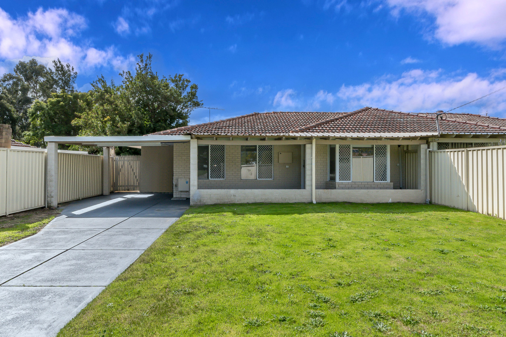 Listing image for 4 Kurrajong Way, Camillo  WA  6111