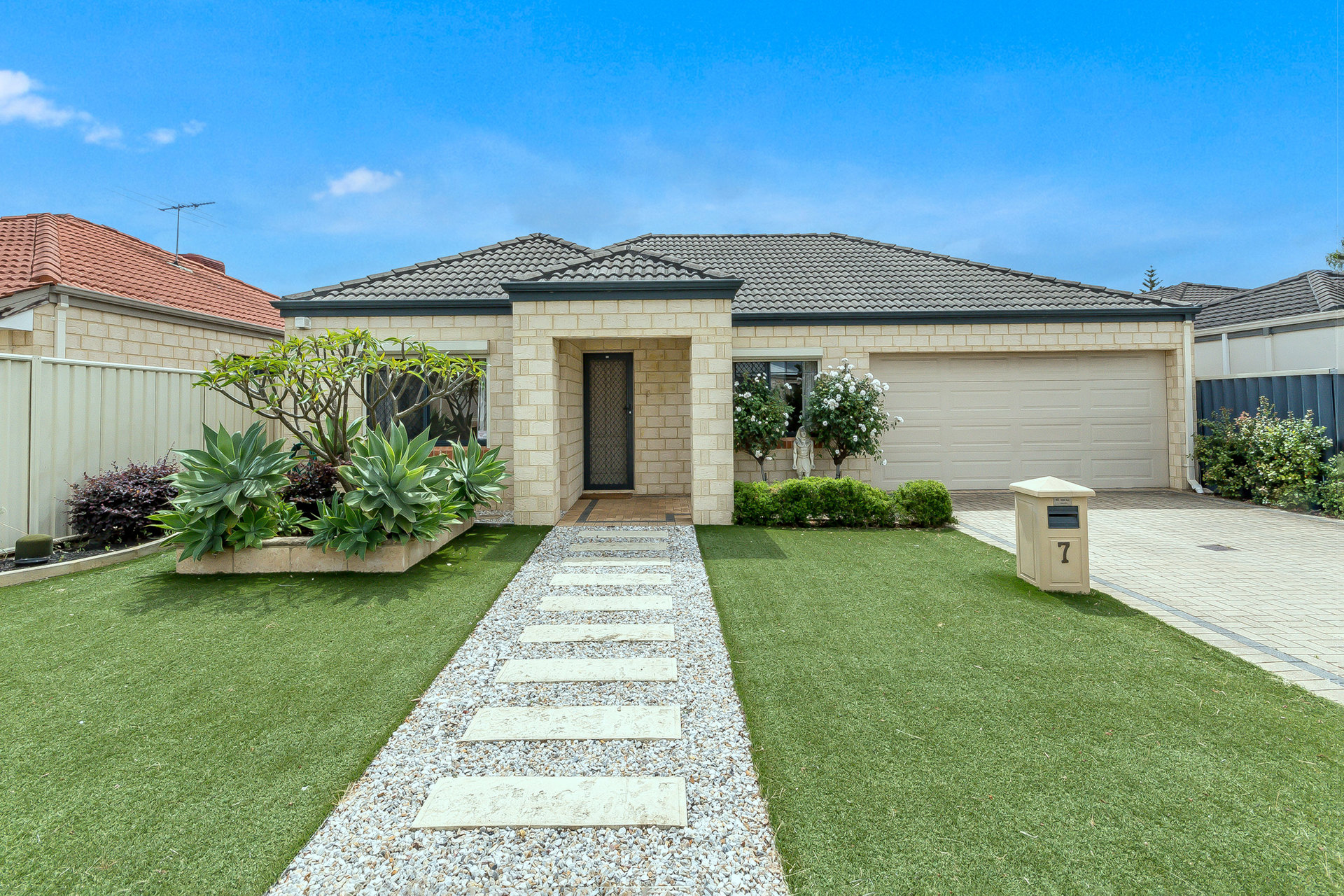 Listing image for 7 Corsican Way, Canning Vale  WA  6155