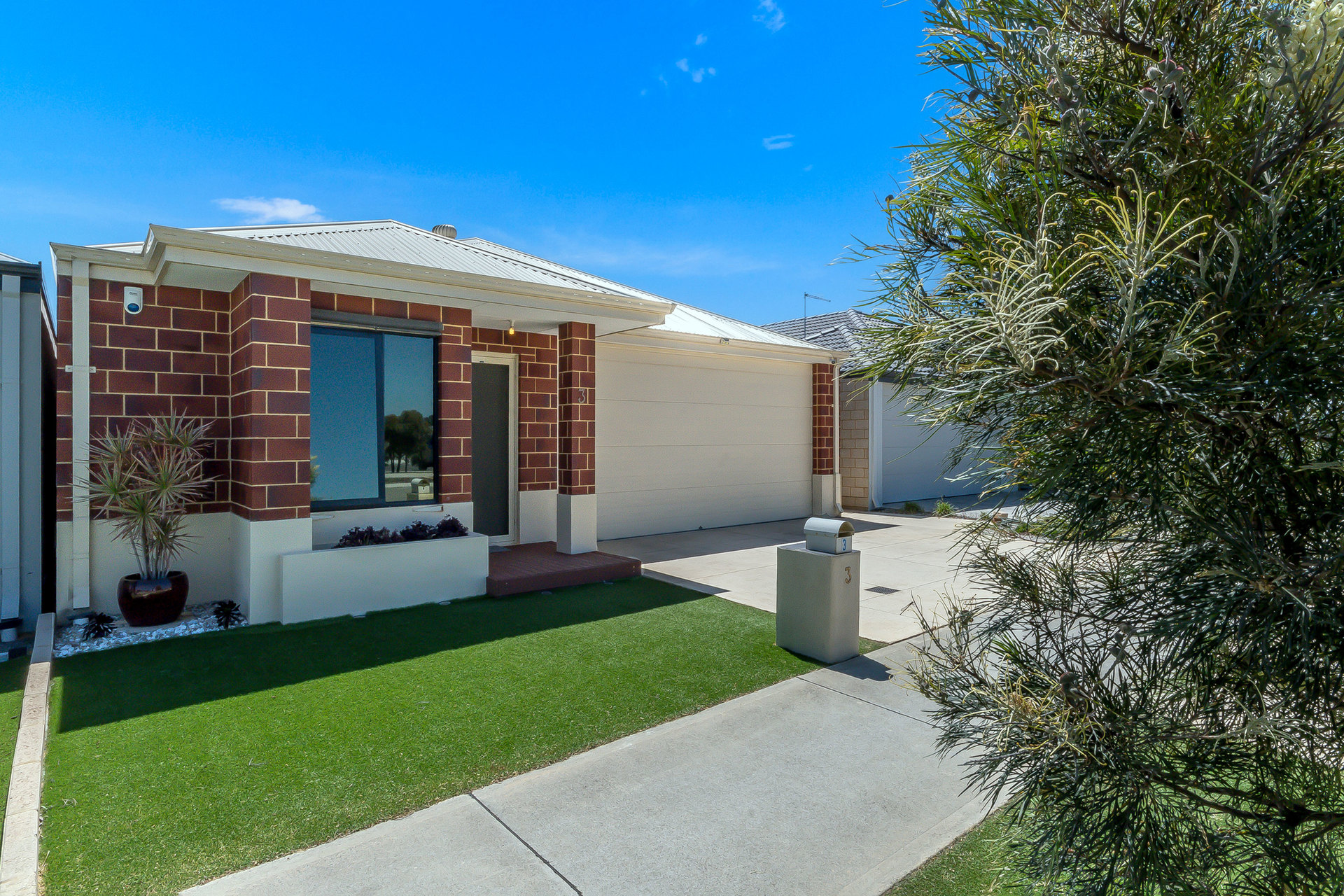 Listing image for 3 Yarralinka Road, Southern River  WA  6110